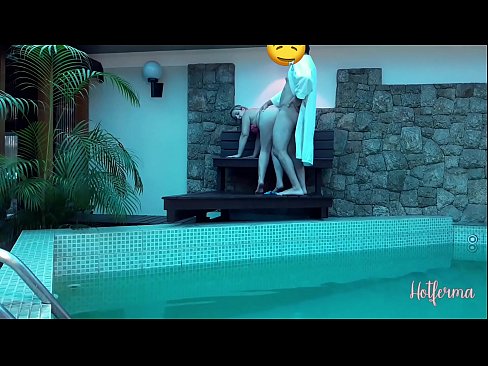 ❤️ 老板邀请女佣去泳池，却忍不住要来个热辣的 ❤️ Anal video